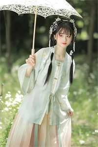 小说完结推荐逃荒路上，她成了农门团宠小锦鲤(李佳音陶红英)_逃荒路上，她成了农门团宠小锦鲤(李佳音陶红英)全本完结小说