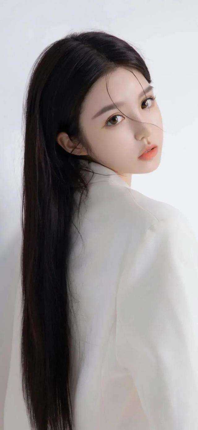 完本完结小说被抢婚事，八零美人转身嫁大佬(凌兰凌娜)_被抢婚事，八零美人转身嫁大佬(凌兰凌娜)小说完结免费