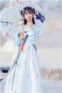 活成前任白月光后，她桃花朵朵开