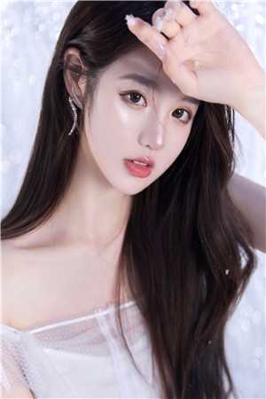 王烁杨伟（完整版人在直播算命，网友破防率九成）精彩试读_《完整版人在直播算命，网友破防率九成》全本阅读